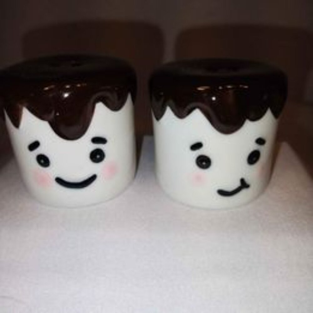 Bundle 3 🎉 Items $10-Cracker Barrel Choc Marshmallow Mini Salt/Pepper Shakers